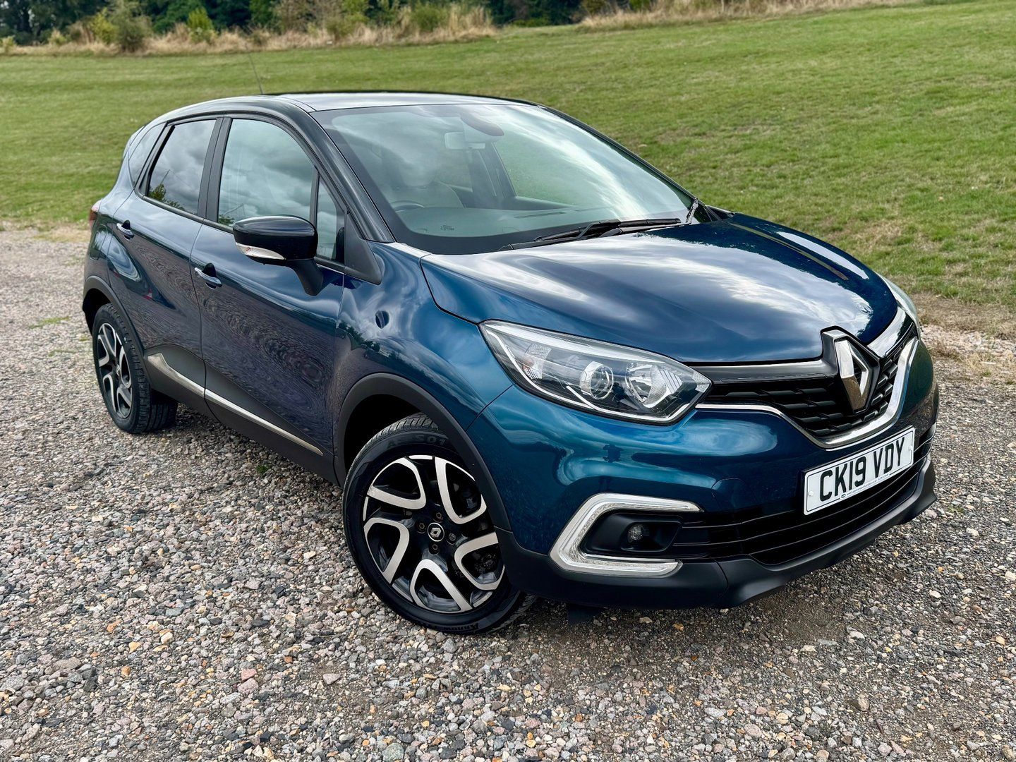 2019 Renault Captur ICONIC TCE, photo 1