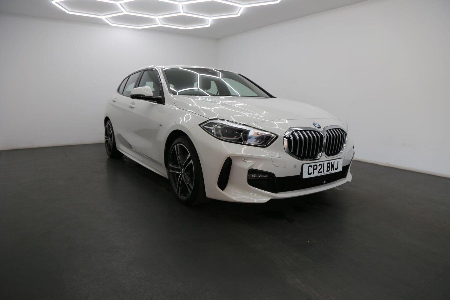 2021 BMW 1 Series 1.5 118i M Sport Euro 6 (s/s) 5dr, photo 1