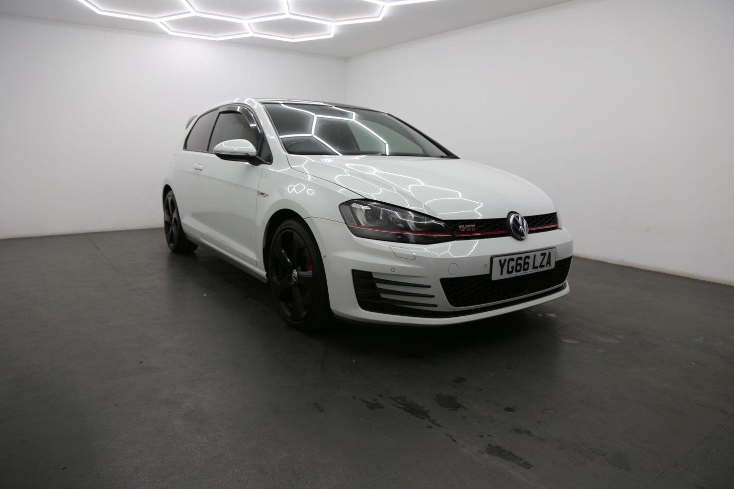 2016 Volkswagen Golf 2.0 TSI BlueMotion Tech GTI Performance DSG Euro 6 (s/s) 3dr, photo 1