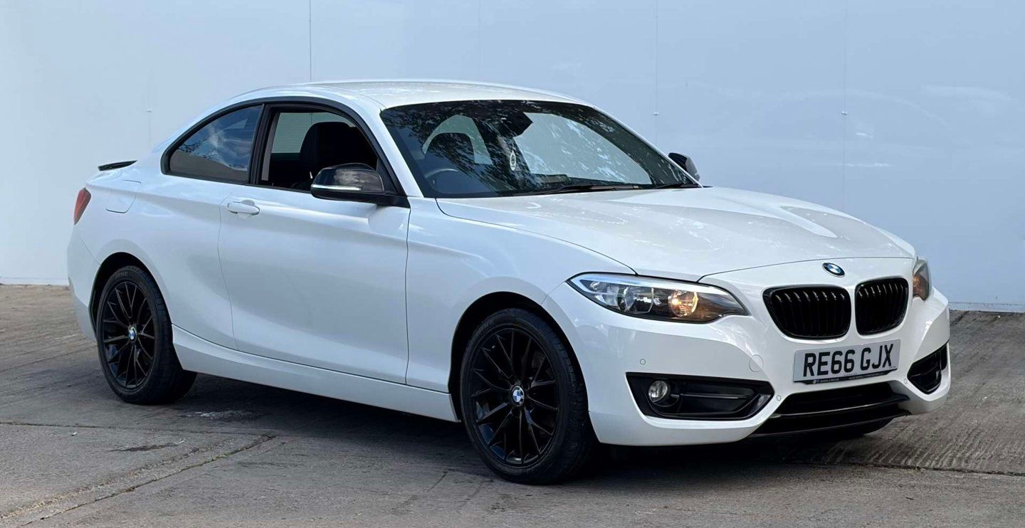2016 BMW 2 Series 2.0 220i Sport 2dr, photo 1
