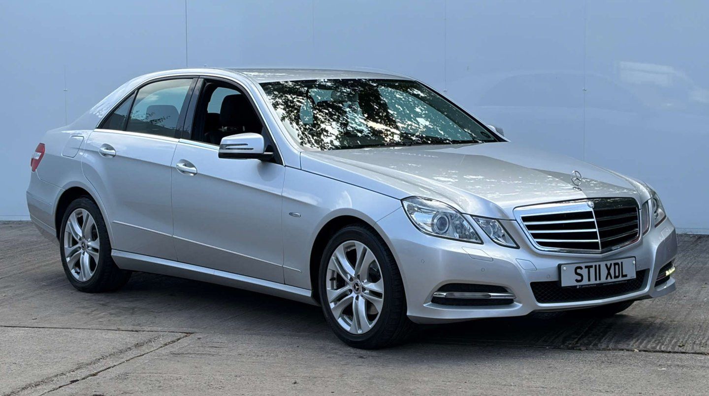 2011 Mercedes-Benz E Class 2.1 E220 BlueEfficiency AvantGarde CDi Auto 4dr, photo 1